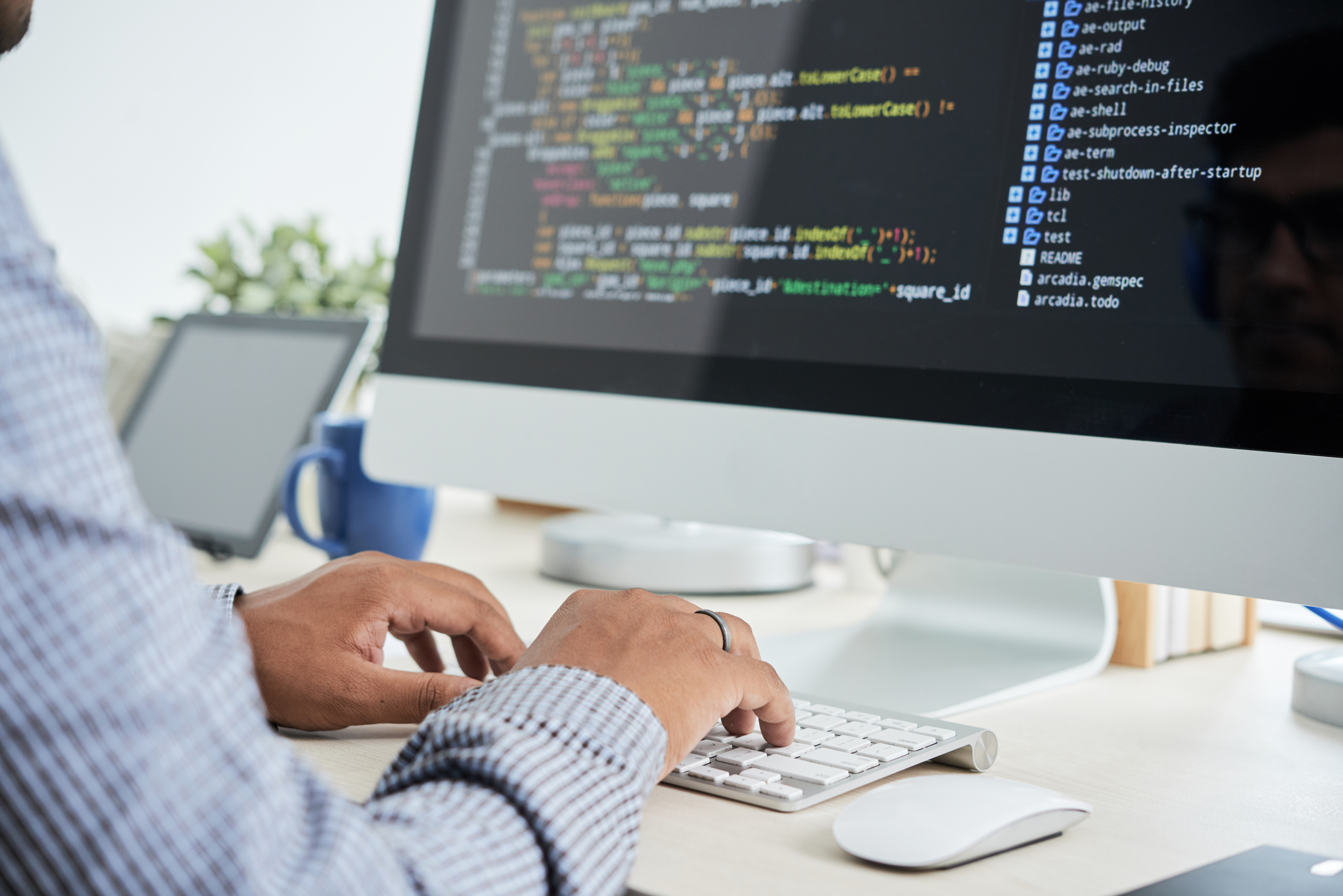 The Pros and Cons of Being a Freelance Software Developer